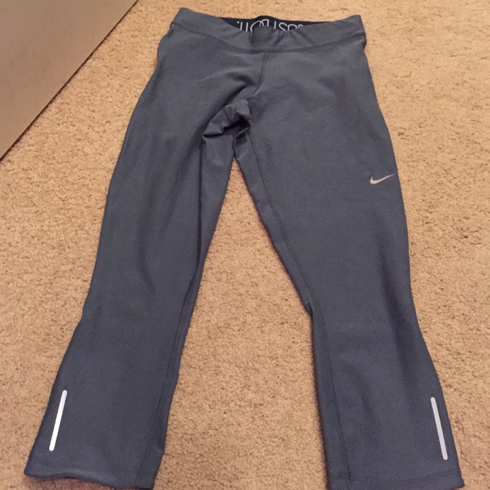 Nike workout capris